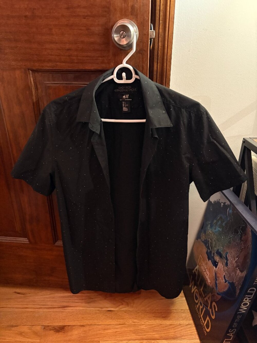 H&M Black Short Sleeve Button-Up Shirt | Speckled Print